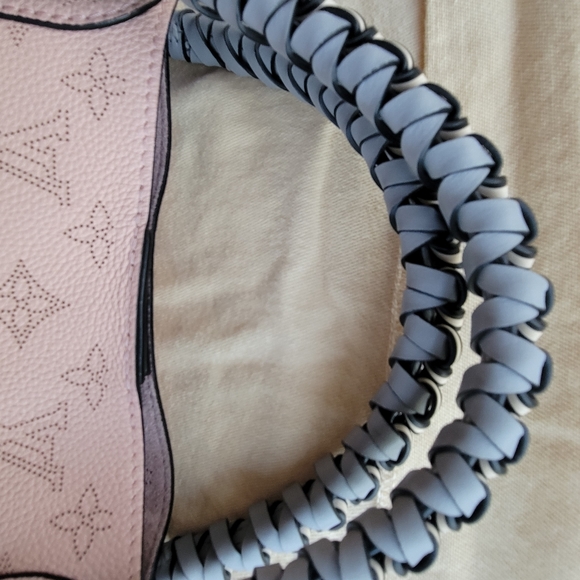 Sold Louis vuitton Monogram PM Pink Mahina Hina Crossbody - Picture 11 of 16